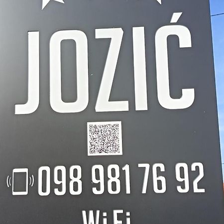 Apartmani Jozic Garesnica エクステリア 写真